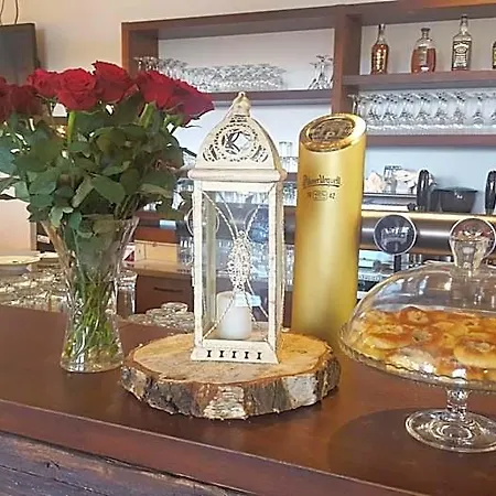 Ξενοδοχείο Salas 3*